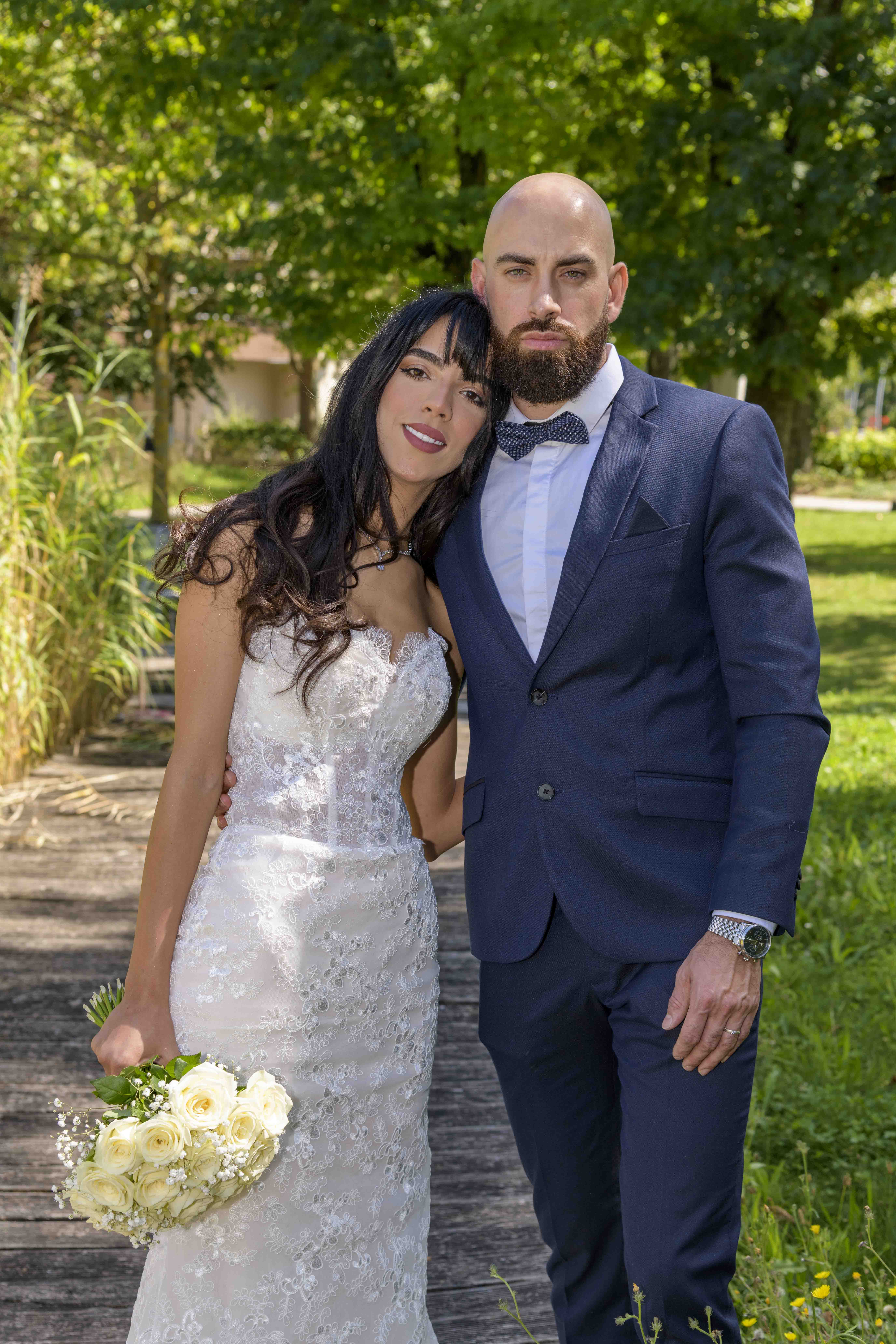 photographe mariage Annemasse cérémonie civile reportage mariage Haute-Savoie couple photo mariés Genève extérieur
